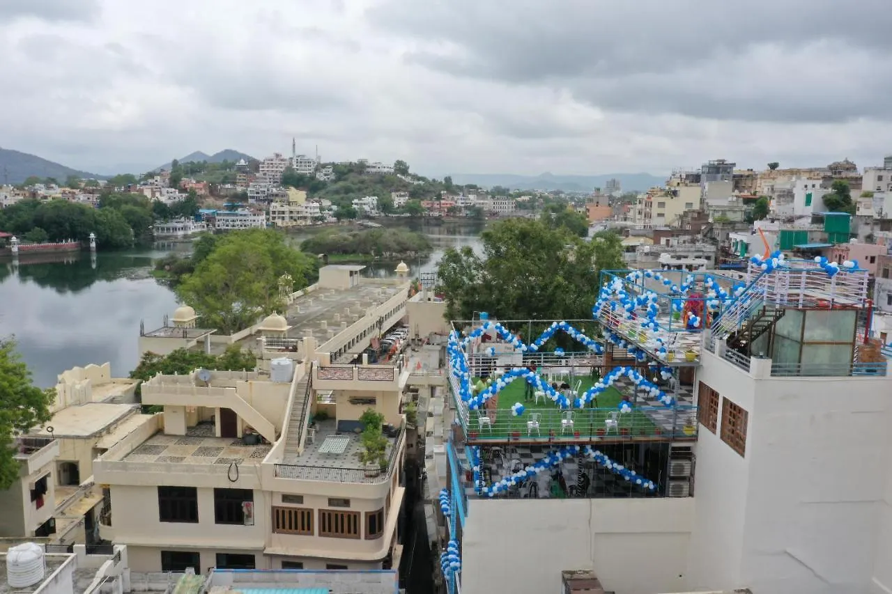 Hotel Lake Bridge Udaipur