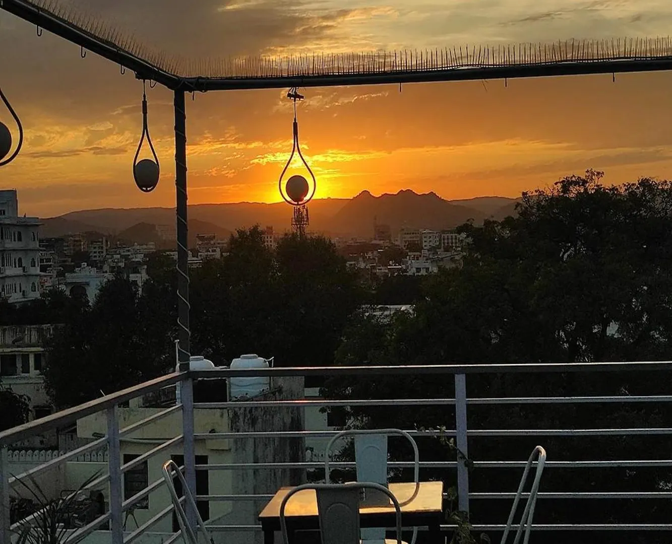 Hotel Lake Bridge Udaipur 0*,