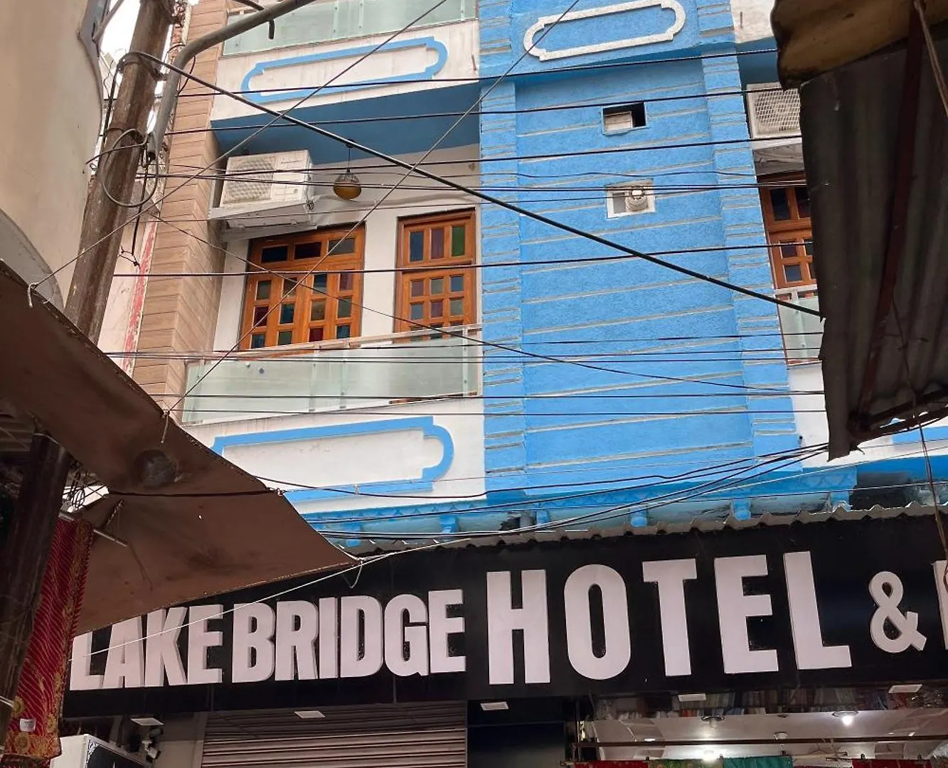 Hostel Hotel Lake Bridge Udaipur India