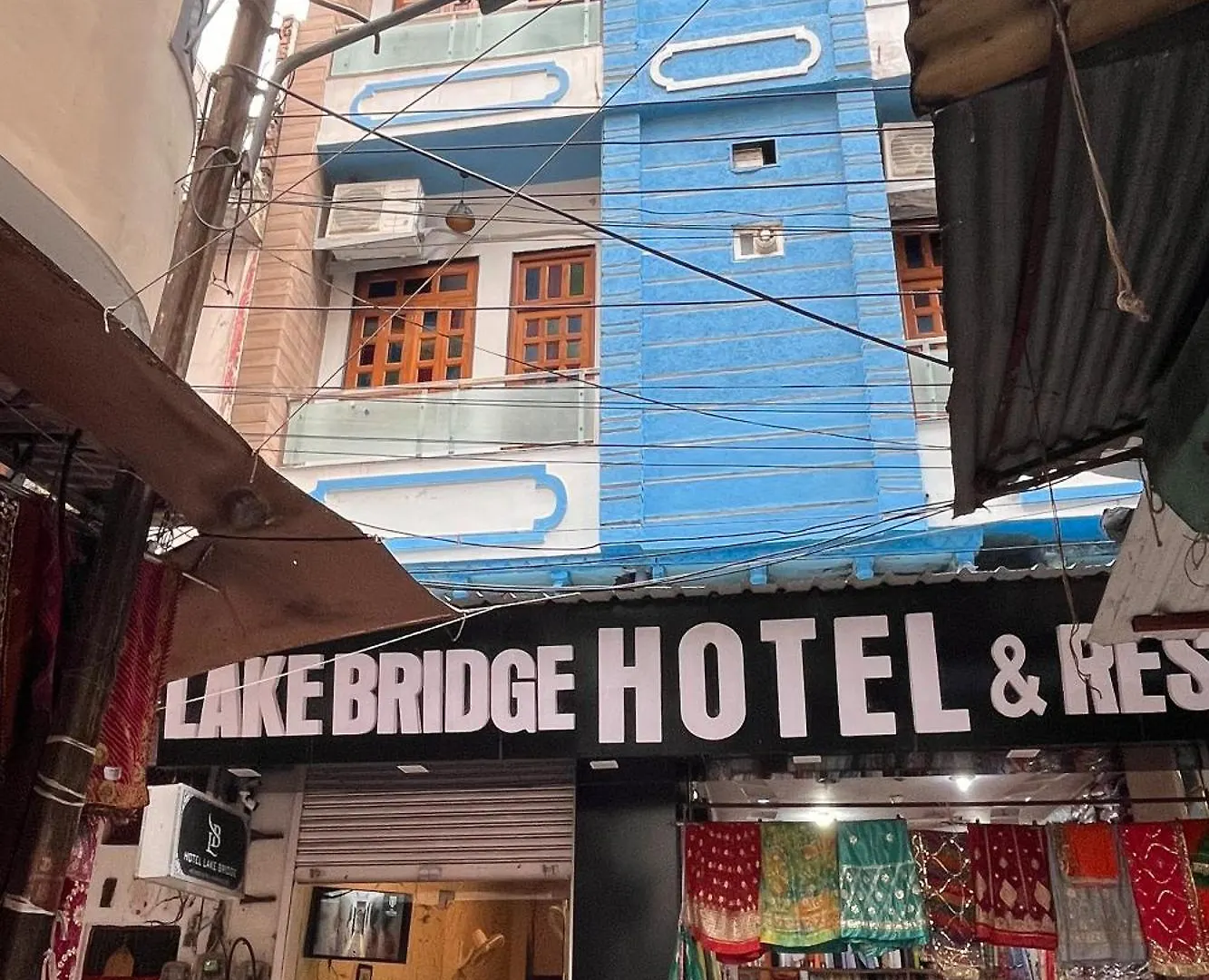 Hotel Lake Bridge Udaipur Hostel